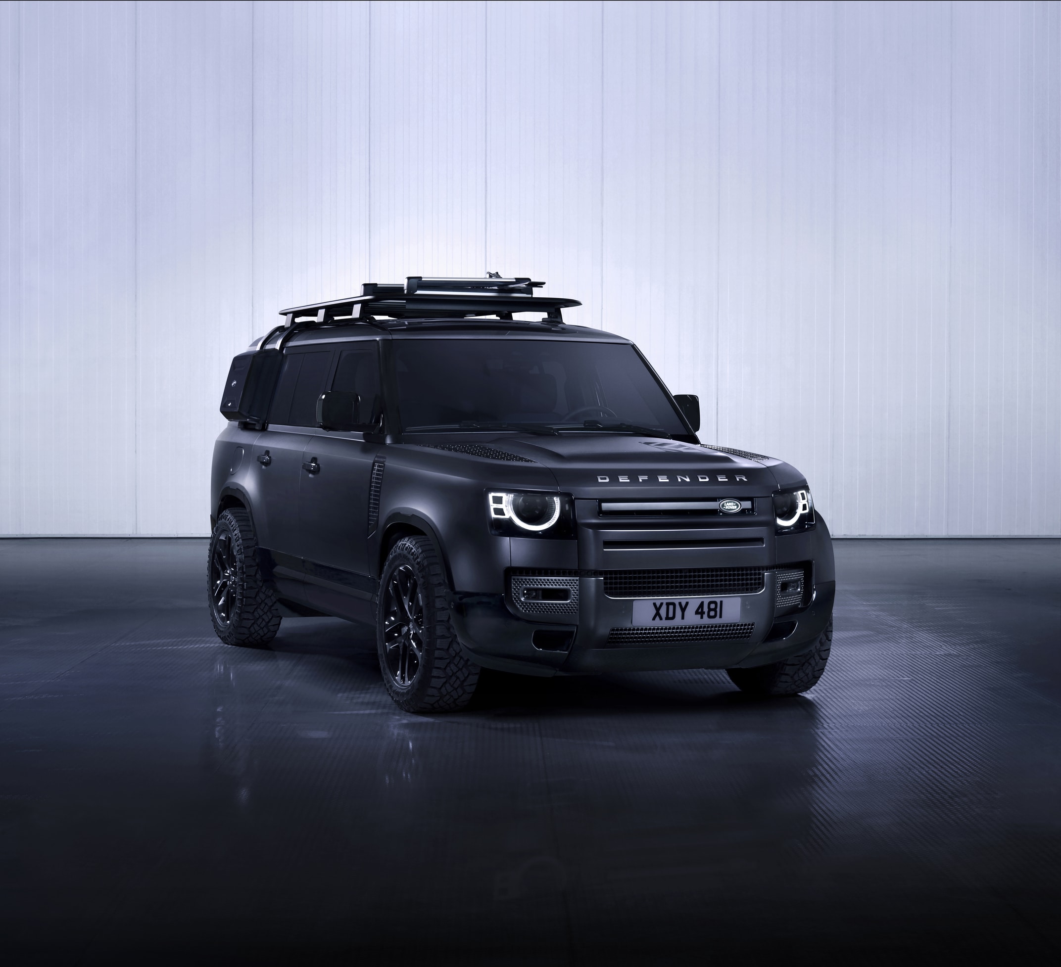 Land Rover Defender 130 Outbound.