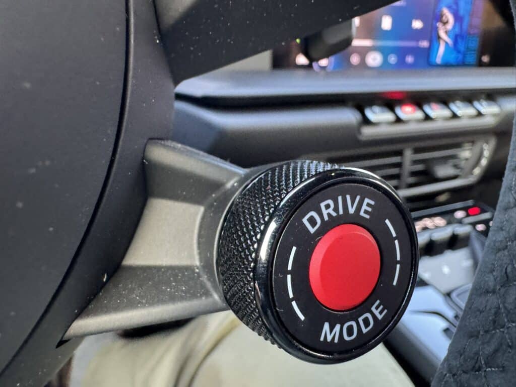 Eslebedasauto Porsche 911 Targa 4 GTS T-Hybrid Fahrmodusschalter