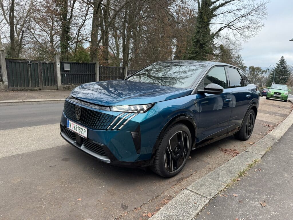 Peugeot E-3008 AWD Test Eslebedasauto.at