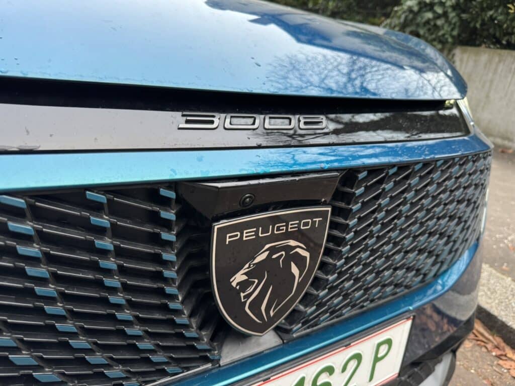 Peugeot E-3008 AWD Test Eslebedasauto.at