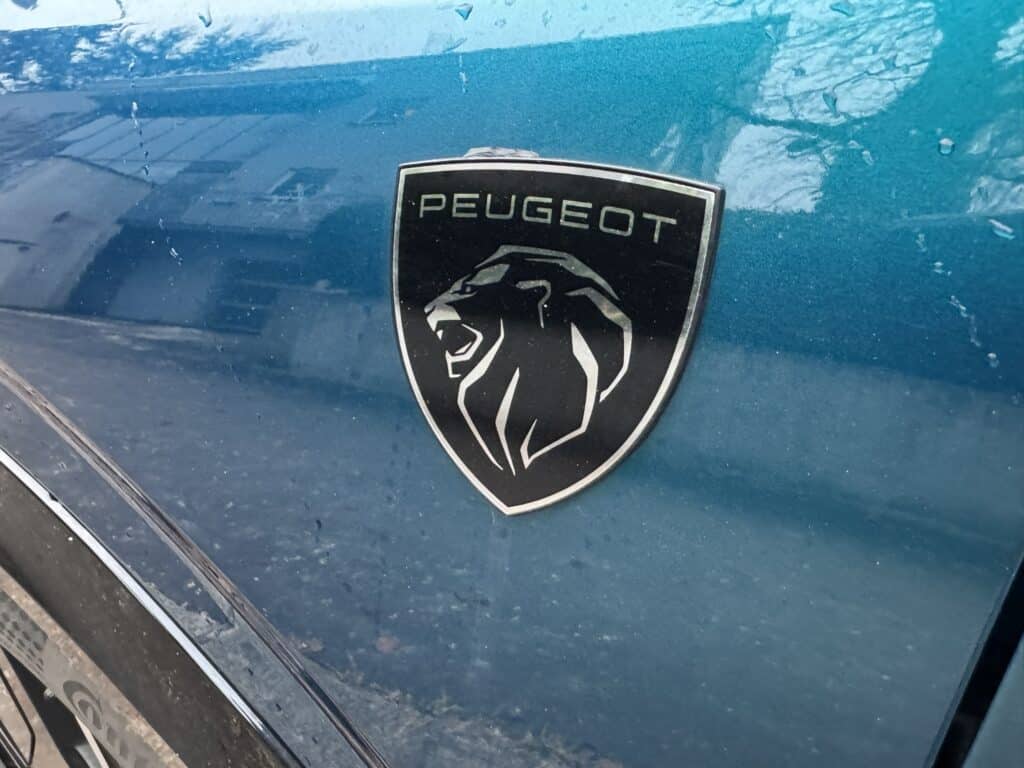 Peugeot E-3008 AWD Test Eslebedasauto.at