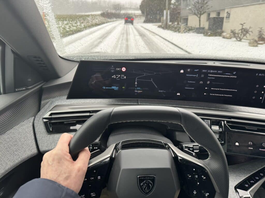 Peugeot E-3008 AWD Test Eslebedasauto.at