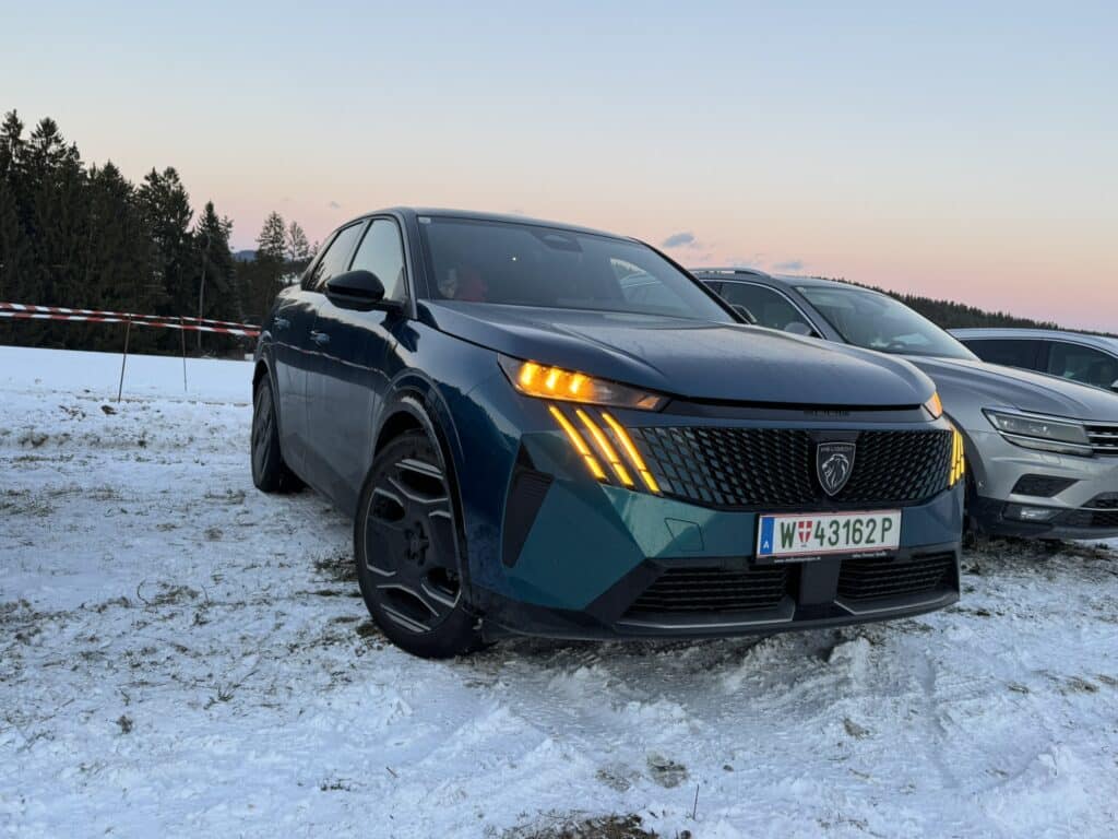 Peugeot E-3008 AWD Test Eslebedasauto.at