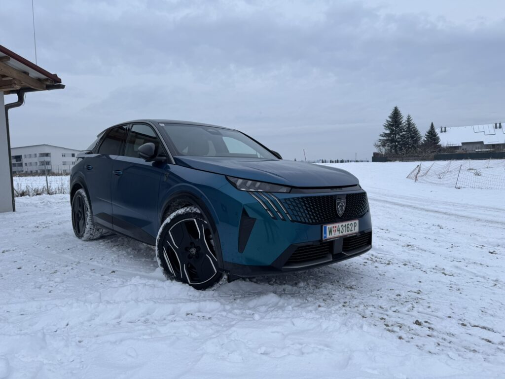 Peugeot E-3008 AWD Test Eslebedasauto.at